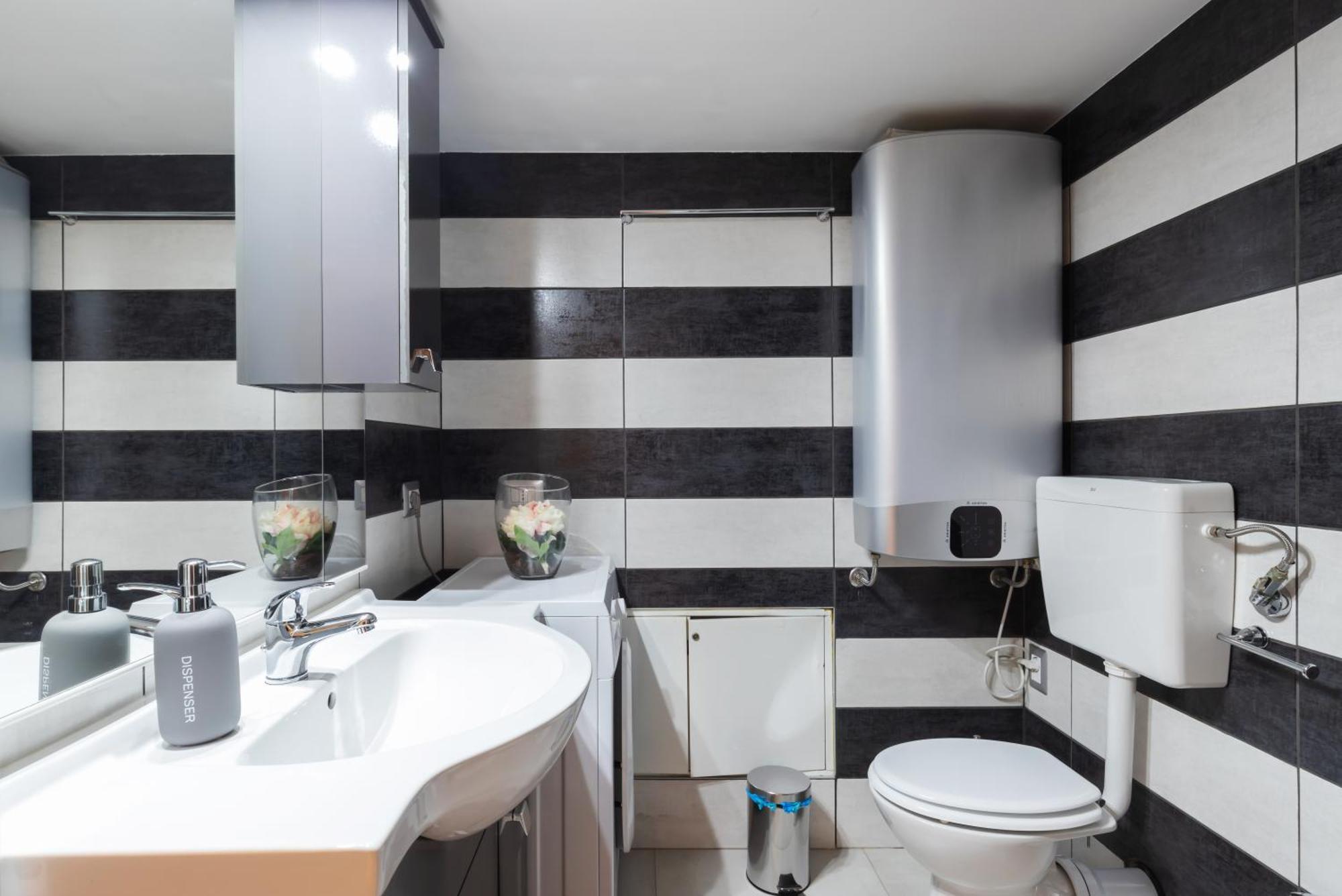 2 Suite Con 2 Bagni Privati - De Angeli Suites Milano Eksteriør billede